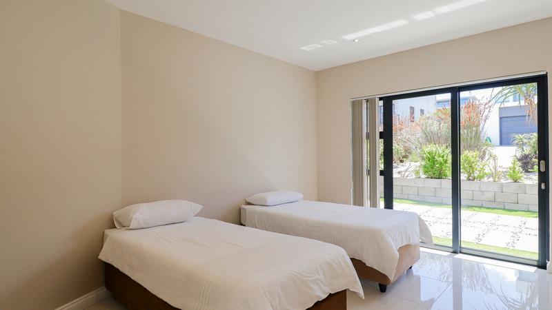To Let 5 Bedroom Property for Rent in Pinnacle Point Golf Estate Western Cape